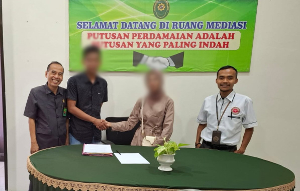 Mediasi berhasil Rujuk Berkat Mediator Panitera PA PAmekasan